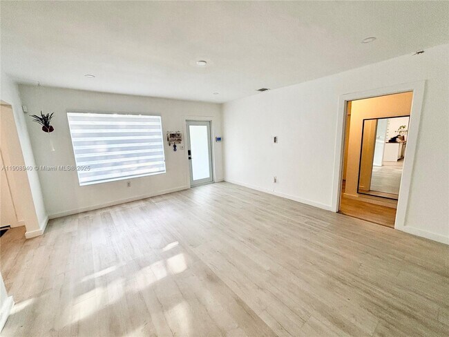 Building Photo - 330 NE 88th St