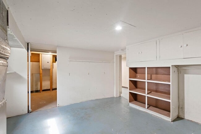 Building Photo - Amazing vintage 2-bdrm/2-bath Cully home—Giant garden, detached art studio, great location