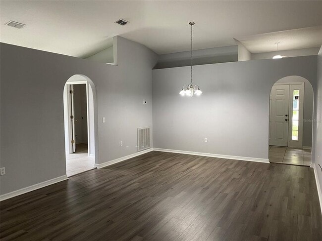 Building Photo - 2210 Nicollett Way