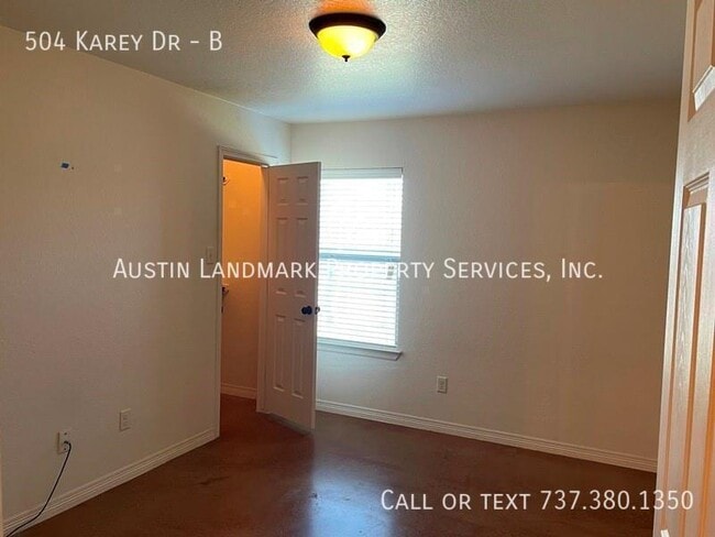 Building Photo - 504 Karey Dr