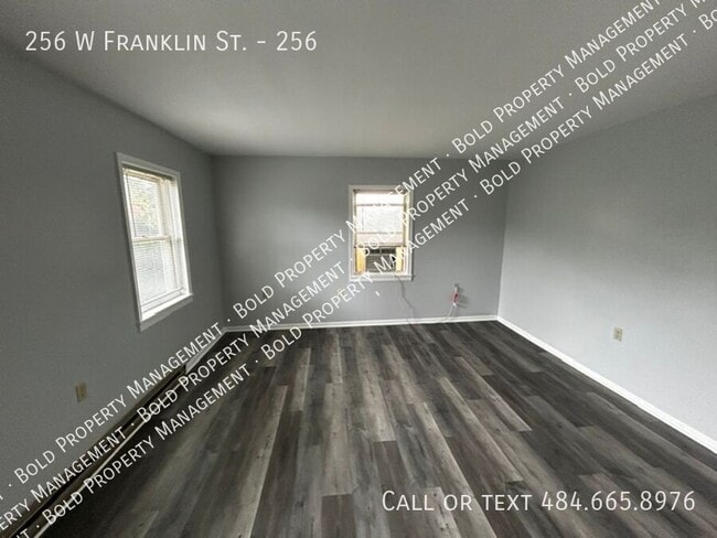 Primary Photo - 256 W Franklin St