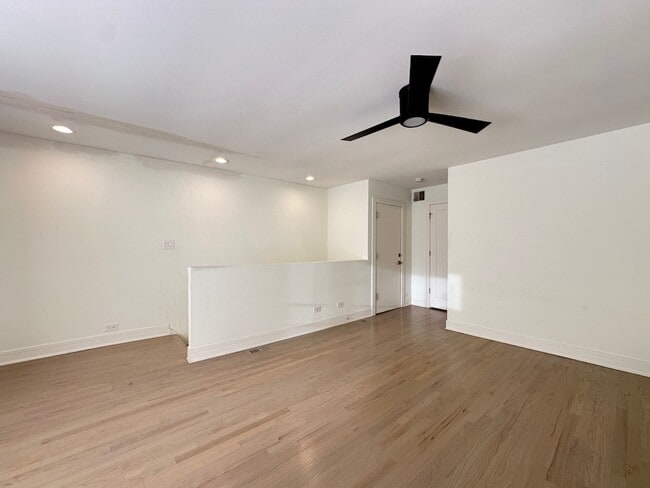 Building Photo - 949 W Grace St