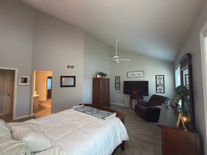 Building Photo - 45 Waters Way