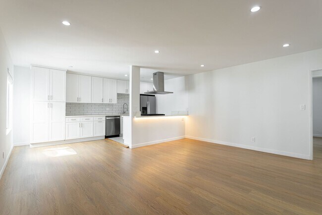 Interior Photo - 2309 5th St