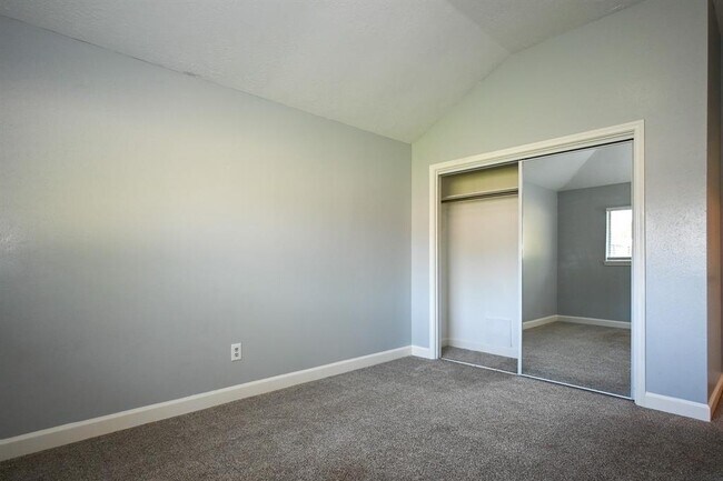 Building Photo - 6543 Liberty Valley Dr