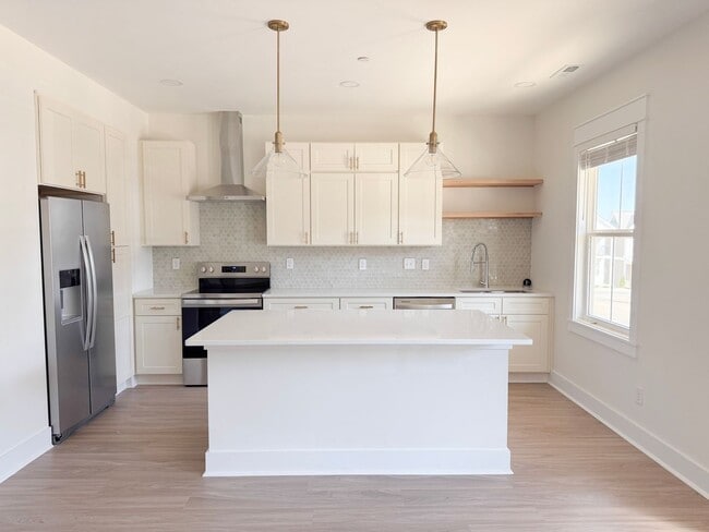 Building Photo - Crofton Style | Spacious 4-Bedroom Highbury Home with Pool and Pickleball Court