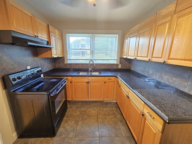 Building Photo - 204 Parkins Mill Rd