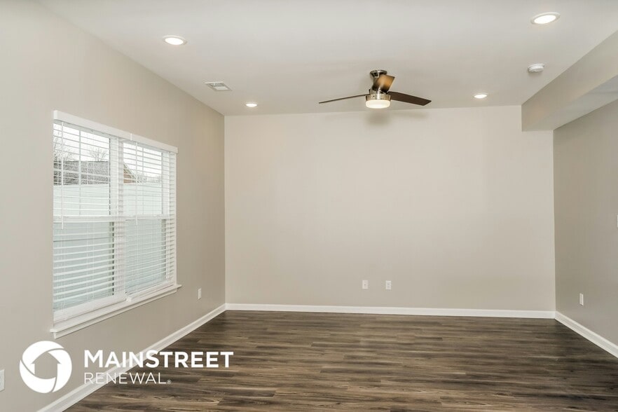 Building Photo - 2063 N Sarah Dr