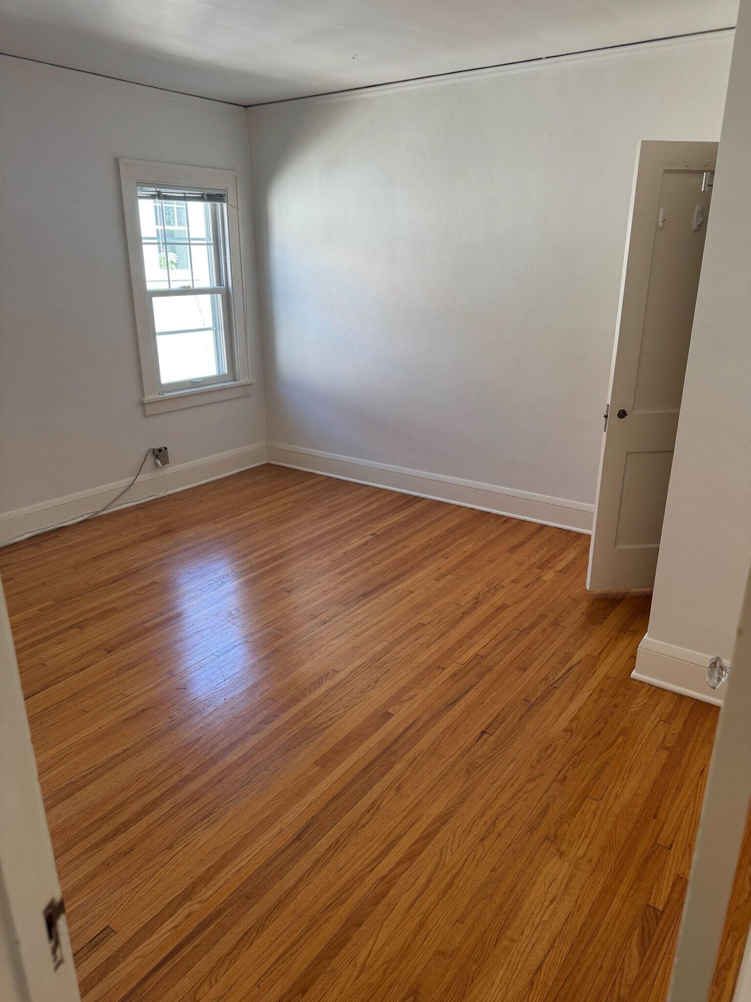 Main Large Bedroom - 4942 Lyndale Ave S