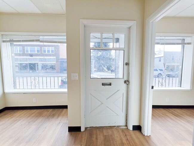 Building Photo - 135 E Main St