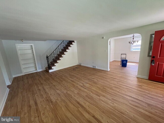 Building Photo - 2515 Woodleigh Rd