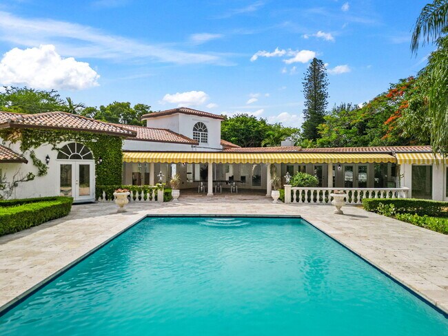 Building Photo - 12300 Old Cutler Rd