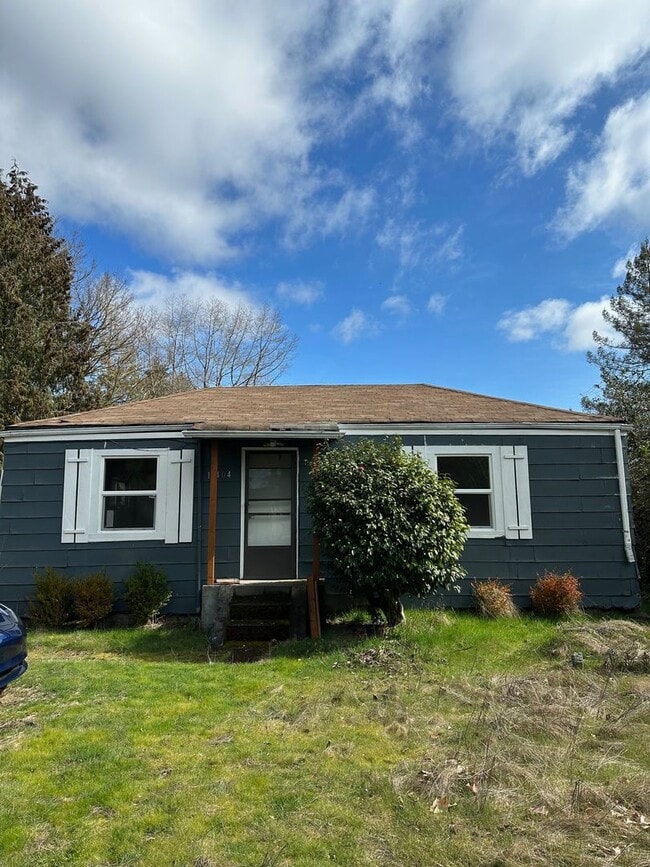 Building Photo - North Gate - Cozy 2 bed/ 1 bath house with huge front/back yard!