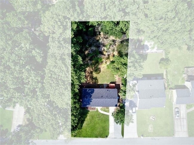 Building Photo - 3946 Green Oak Dr