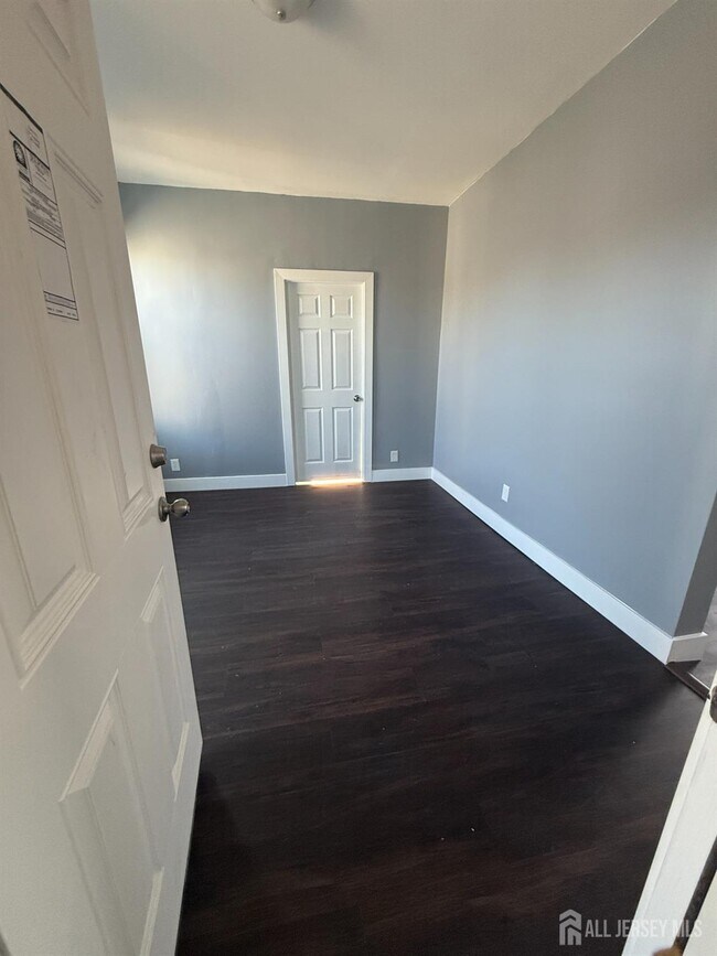 Building Photo - 205 Duncan Ave