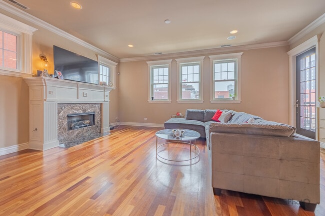 Building Photo - 1148 W Monroe St