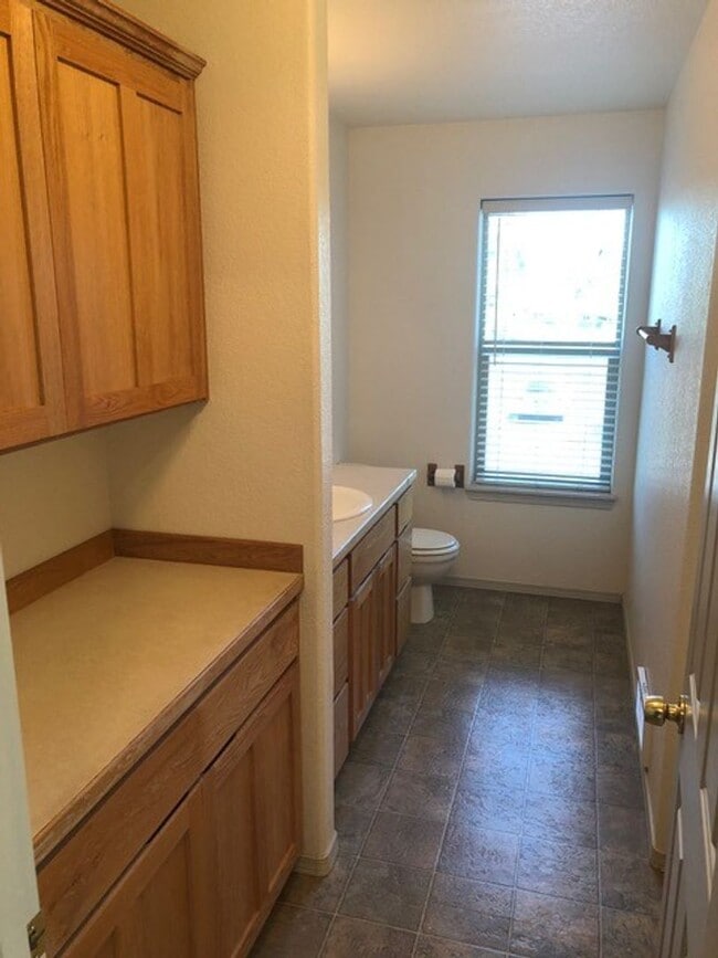 Building Photo - Live in Town-Sisters Oregon