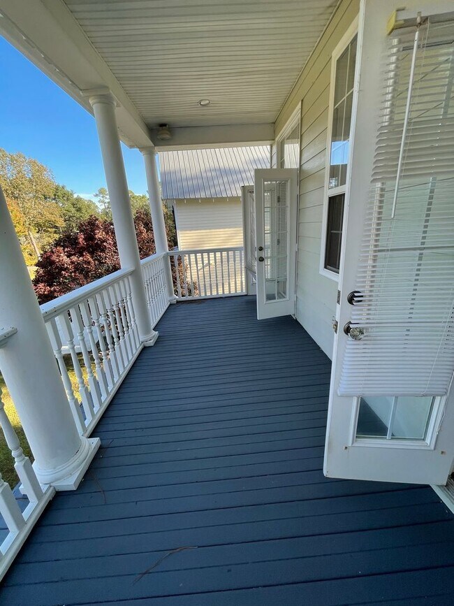 Building Photo - Avialable now!! 2 Bedroom, 2 Bath Cottage ...