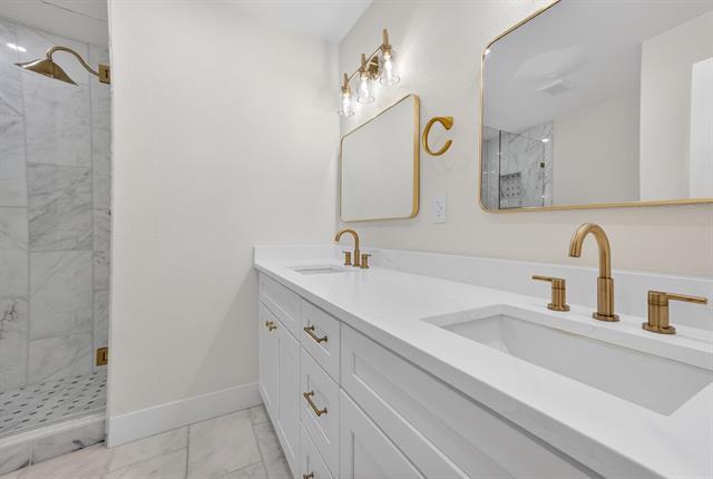 Building Photo - 2560 Rogers Ave