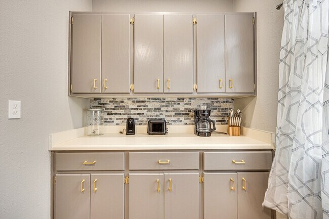 Building Photo - 744 E Cucharras St