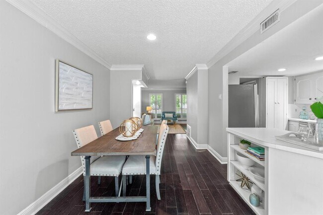Building Photo - 6109 Bullard Dr