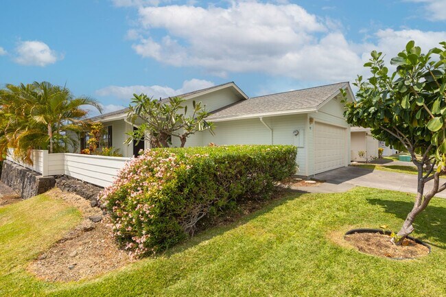 Building Photo - Furnished Home Close to Town