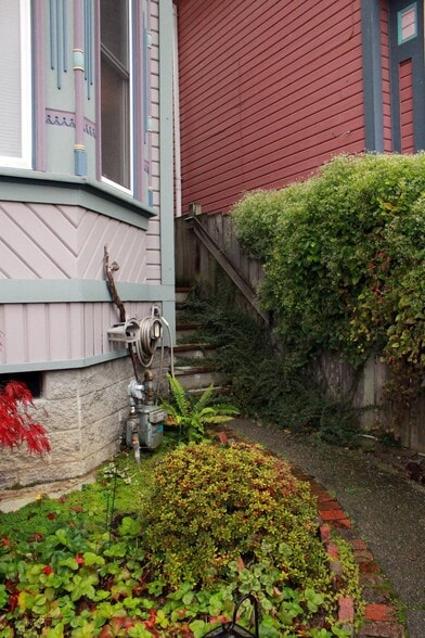 Building Photo - 1910 S G St