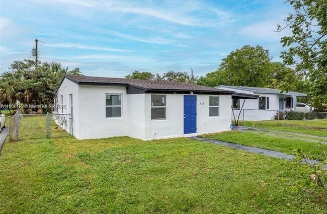 Building Photo - 425 NW 14th Way