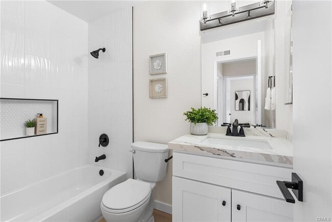 Building Photo - 1738 N Cedar Glen Dr