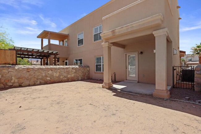 Building Photo - 561 Green Village Ct