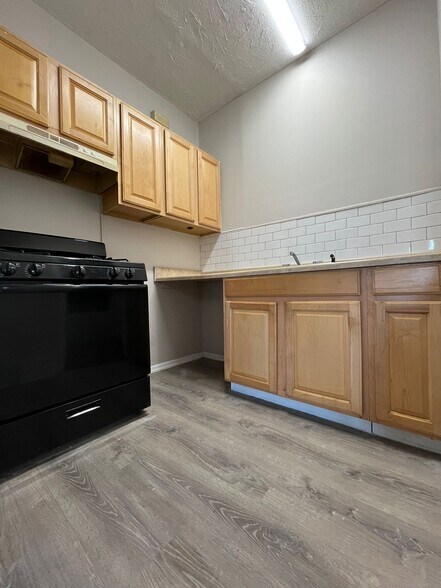 Primary Photo - 244 Duncan Ave