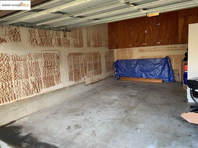 Building Photo - 708 Solano Ave