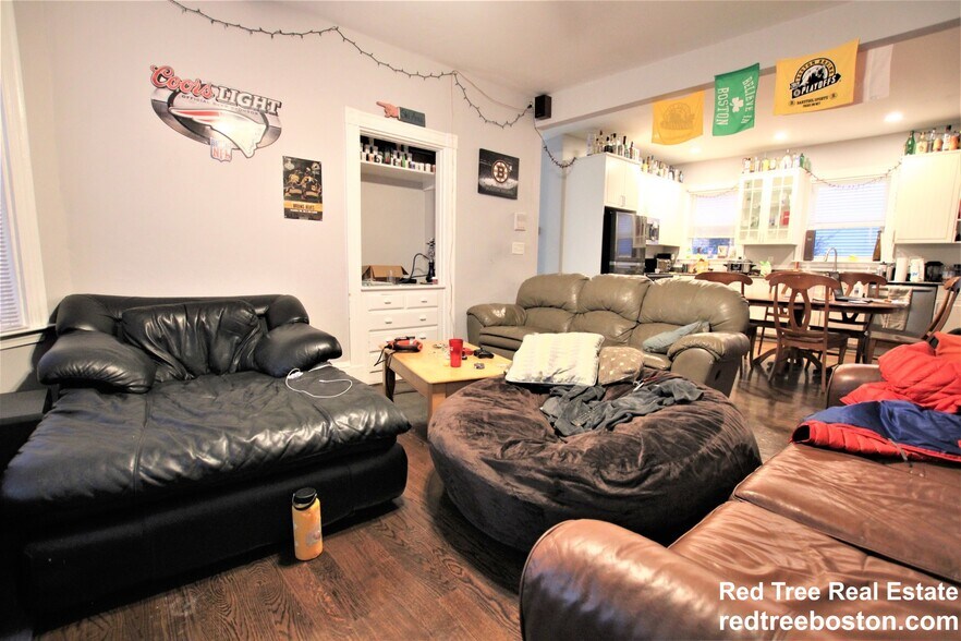 Building Photo - 17 Parker Hill Ave