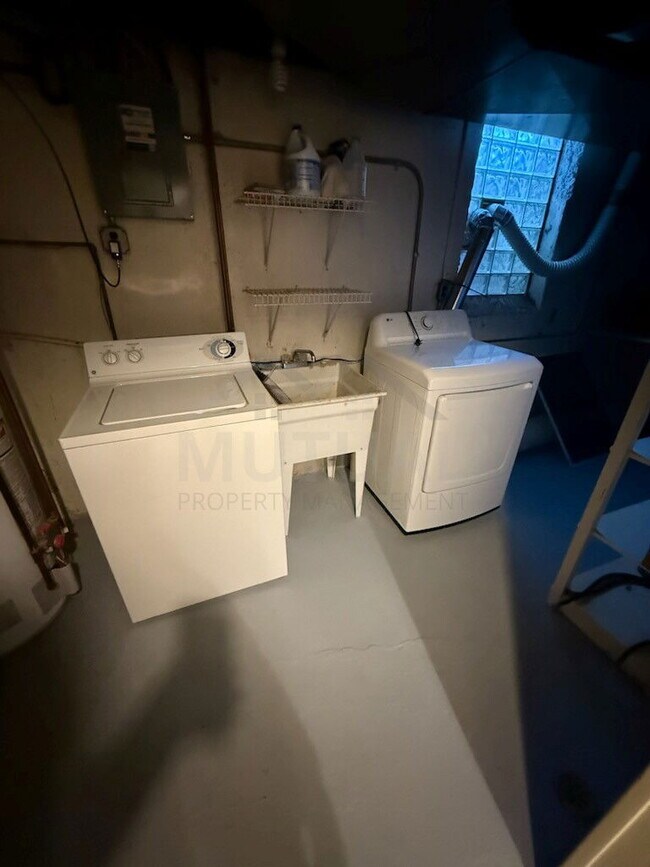 Building Photo - 1702 Graefield Rd