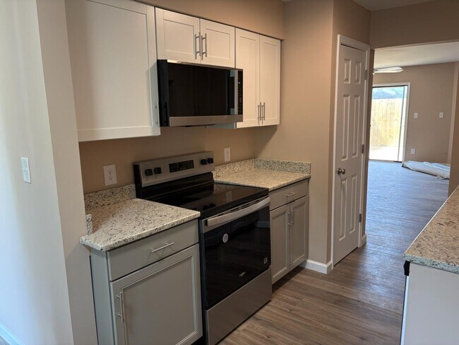 Building Photo - 5902 Shady Grove Cir