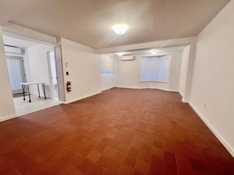 large living/dining room space off kitchen - 352 S Main St