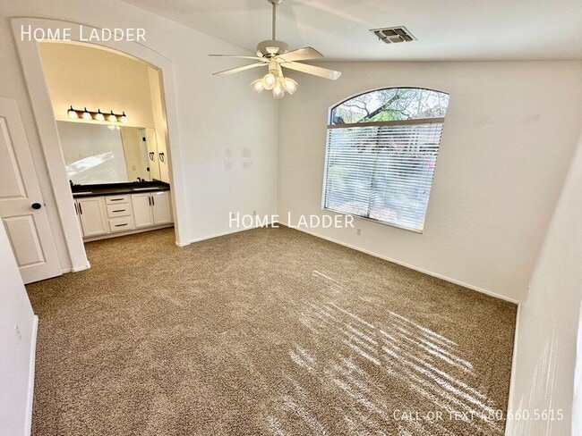 Building Photo - 10518 E Star of the Desert Dr