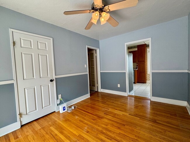 Building Photo - 8829 Greenview Pl