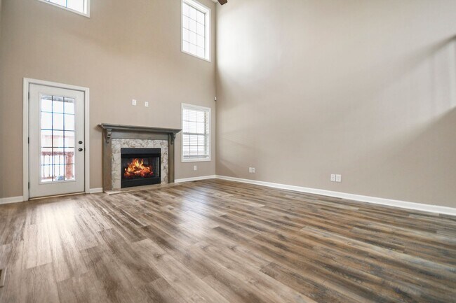 Building Photo - Pet Friendly Four Bedroom!
