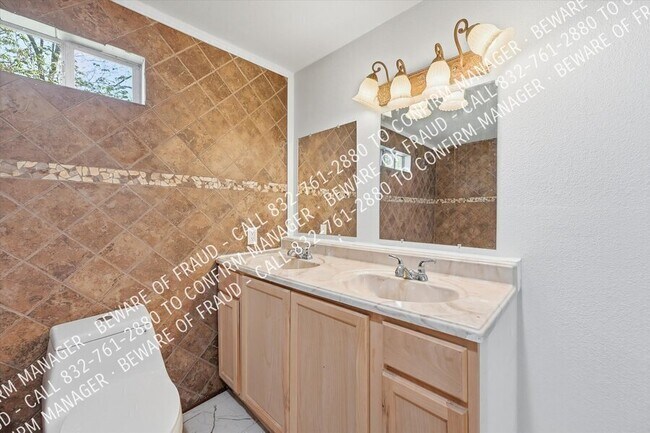 Building Photo - 807 Wyatt St