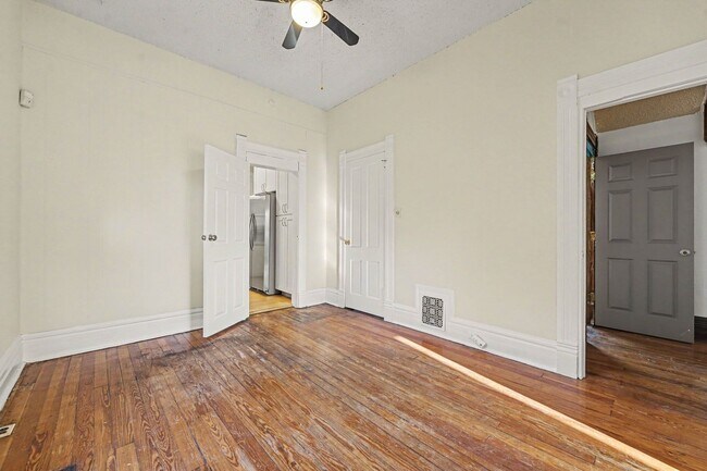 Building Photo - 2315 Franklin St