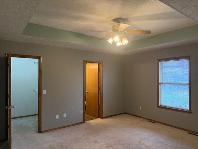 Building Photo - PRE-LEASING! 3 Bedroom in Battlefield