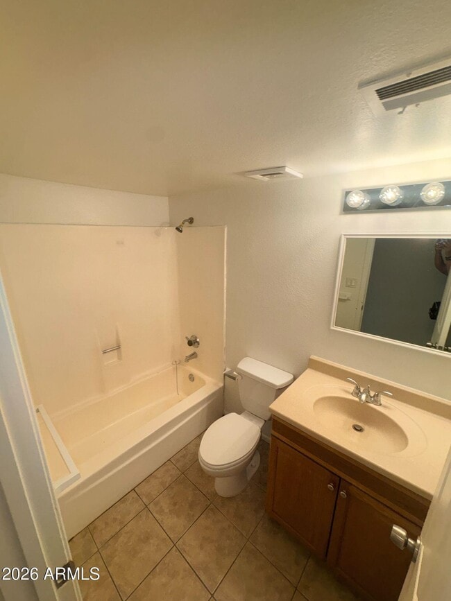 Building Photo - 1849 E 8th Ave