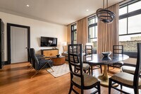 Building Photo - 1011 Canal St