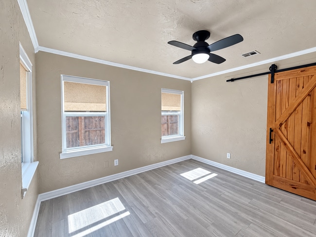 Building Photo - Charming 2 Bed 1 Bath