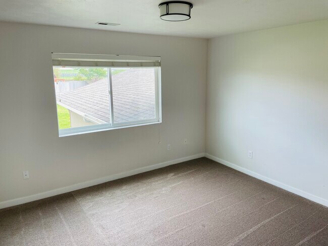 Building Photo - 8854 N Pamela St