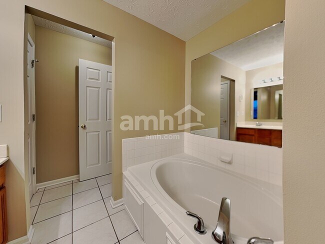 Building Photo - 6527 Sussex Dr