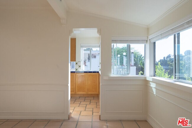 Building Photo - 2401 Meadow Valley Terrace