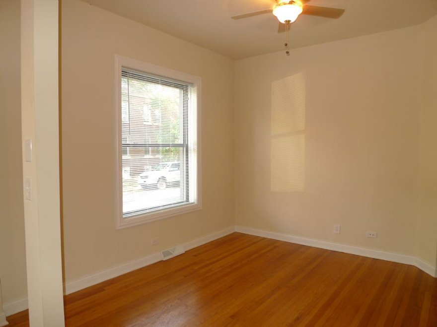 Building Photo - 1645 W Waveland Ave