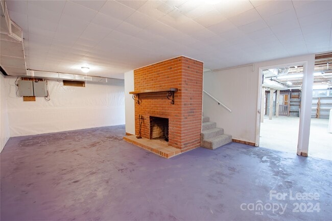 Building Photo - 111 Clement Dr